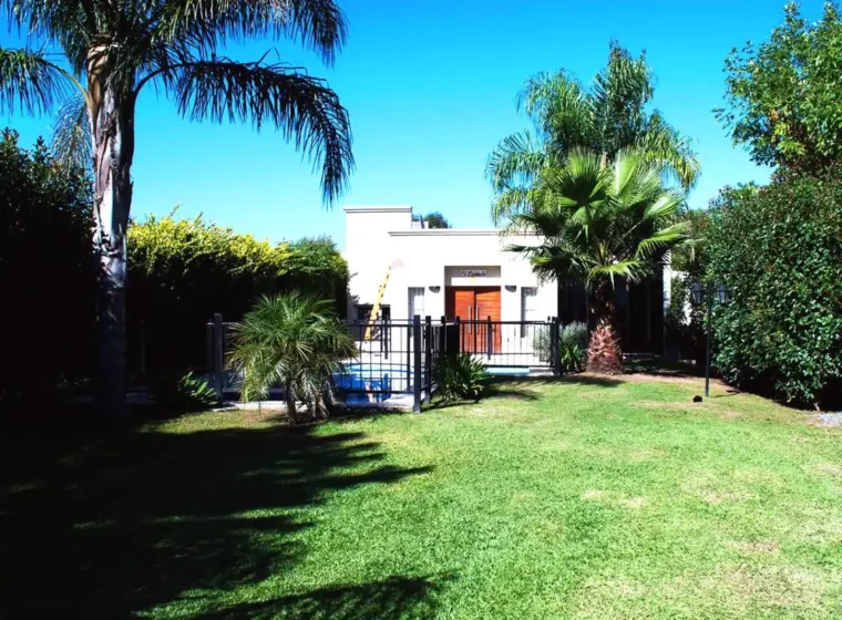 Casa, Cabañas El Carmelo